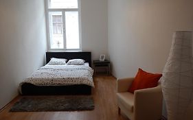 Downtown Apartment Behounska